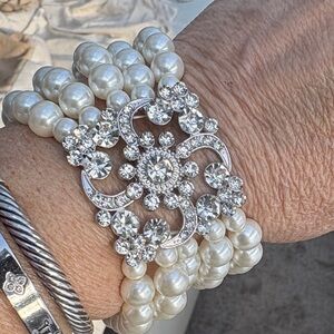 Elegant Pearl and Crystal Bracelet which can be embellished!